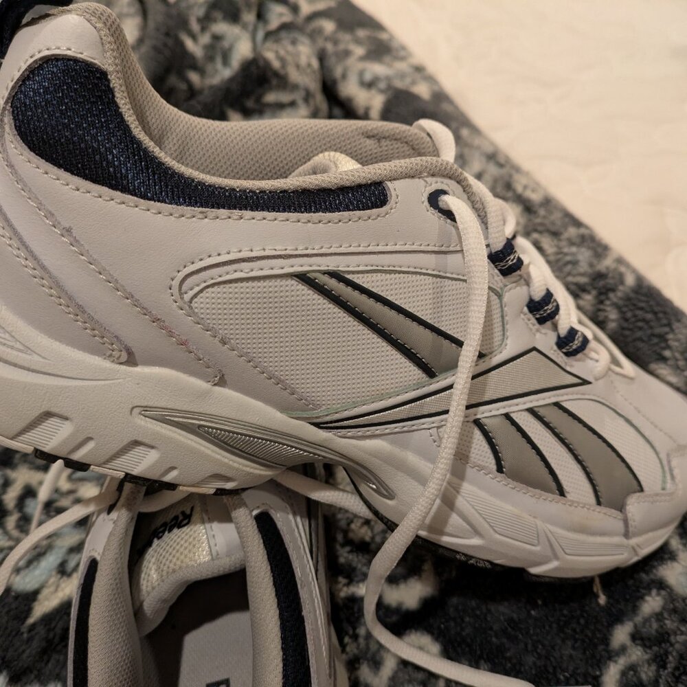 Men's Reebok sneakers - Picture 2 of 6